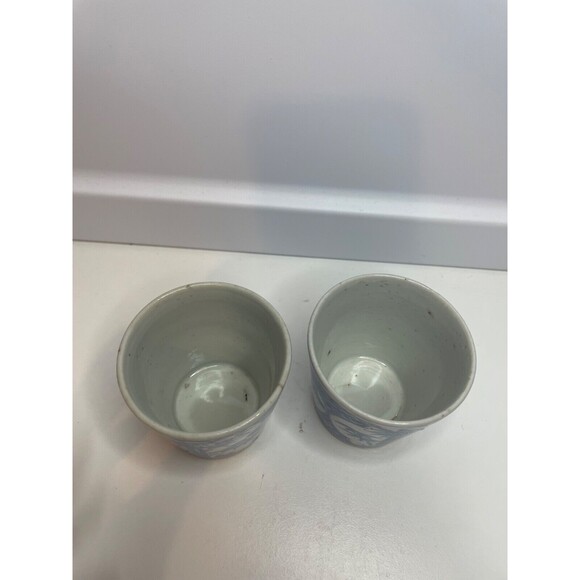 2 Antique Imari Porcelain Soba Choko Cups White BLUE about 2.5 inches tall - Picture 5 of 11